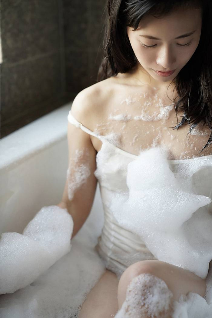 이치하 아마츠 FRIDAY 디지털 사진집 『전 JR 동일본 직원이 설마 풀 누드 vol.2』 Set.02