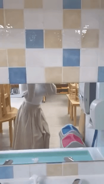 어느 유치원 선생님의 출근룩