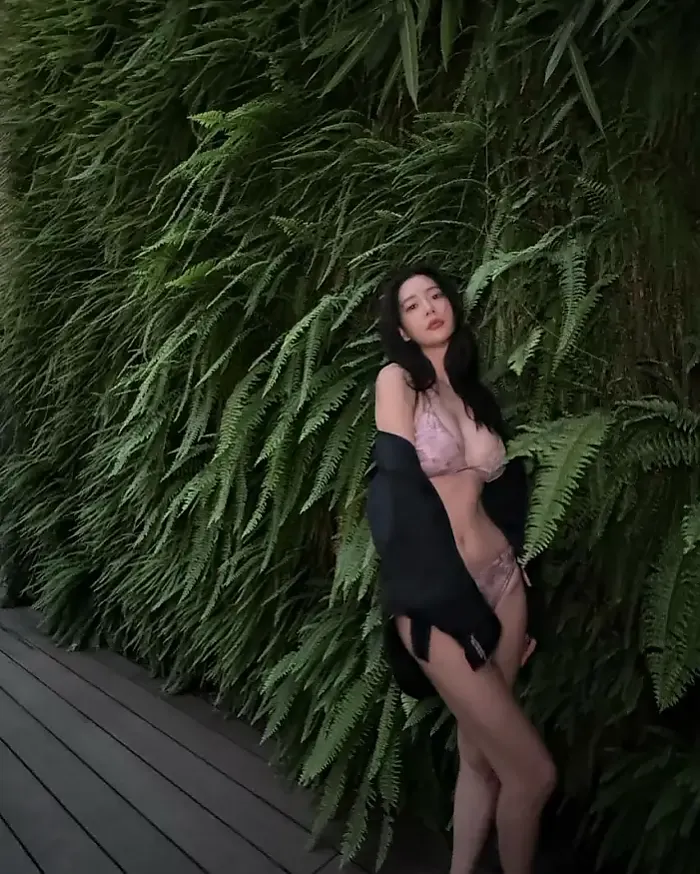 비키니 입은 클라라