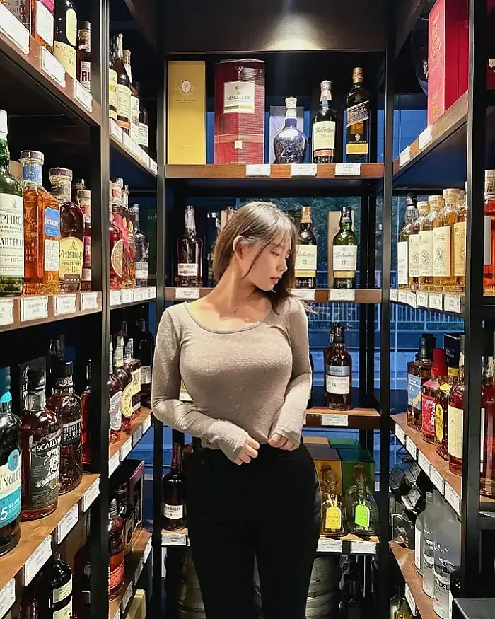 귀여운 얼굴에 무시무시한 몸매를 가진 누나