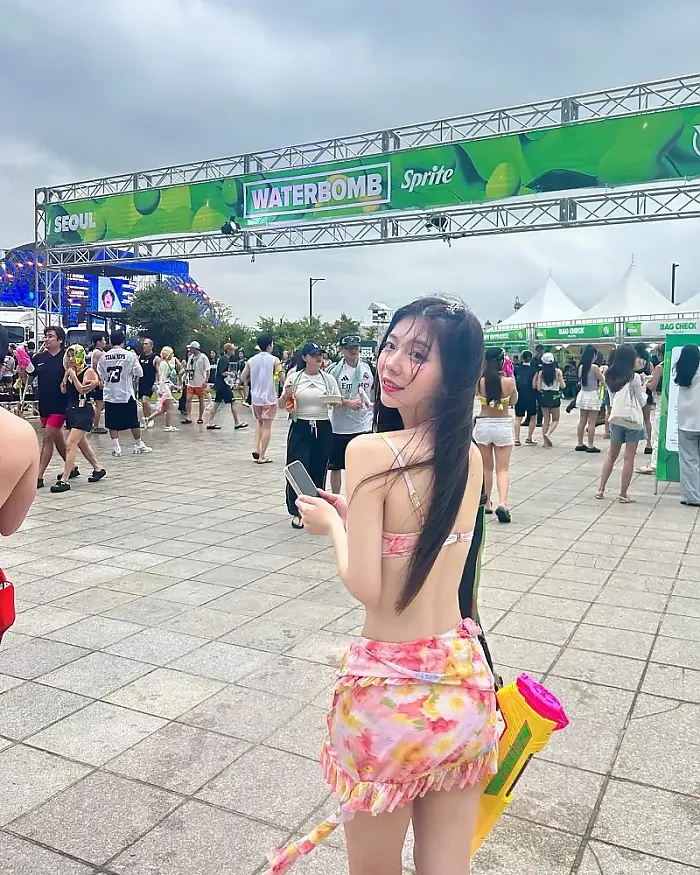 워터밤 너무 힘들어서 초점을 잃어가는 내 눈